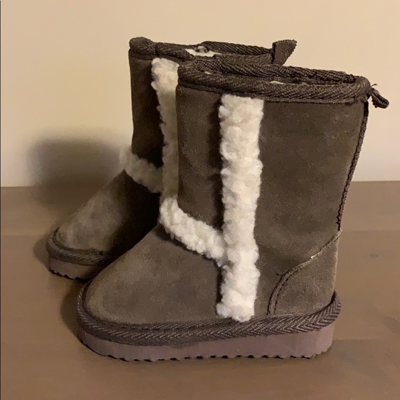 Please Mum Taupe Sherpa Boots - Baby Size 4 - Picture 4 of 6